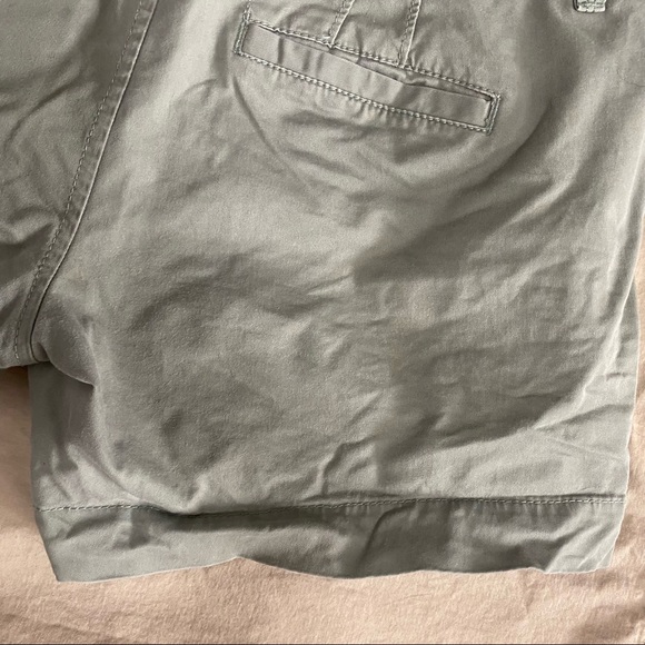 3 for $30 Old Navy Perfect Shorts - Picture 3 of 13